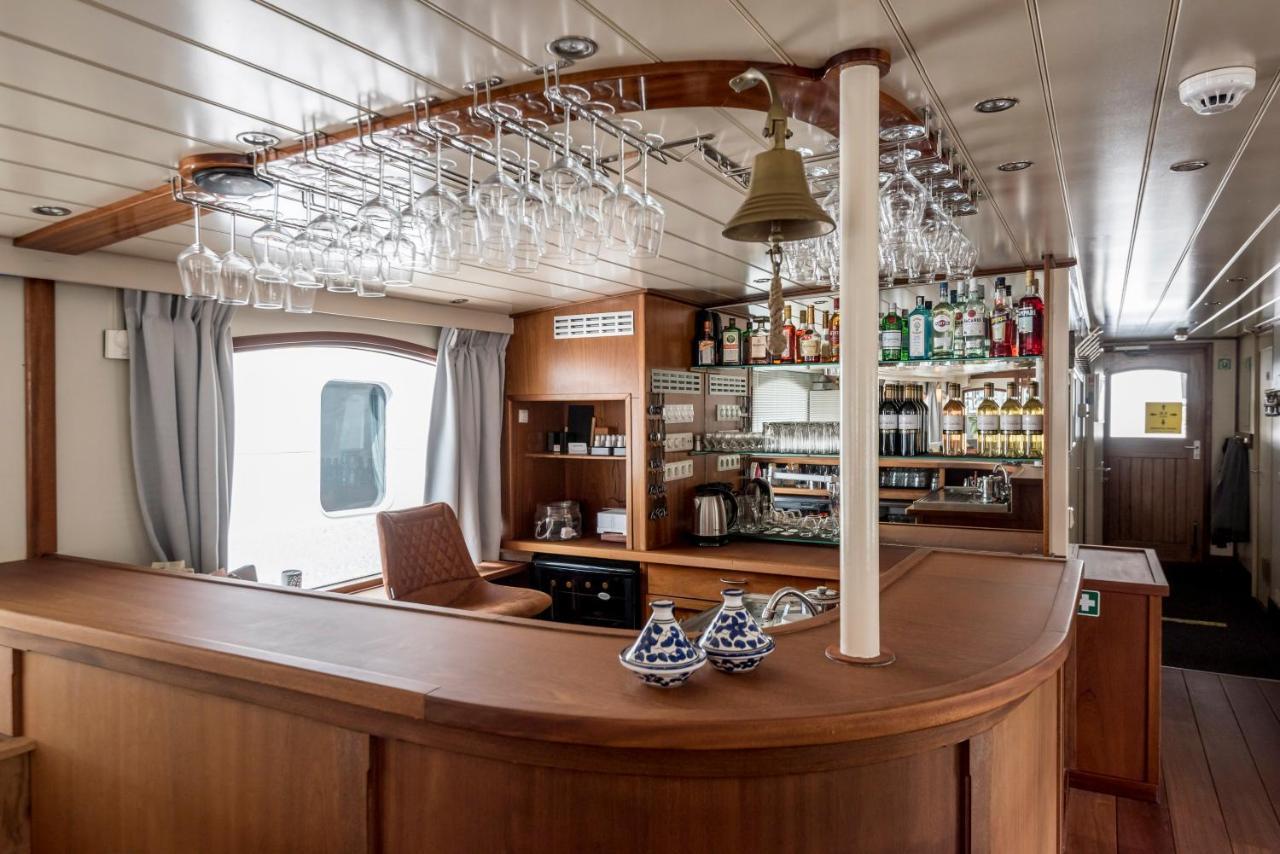 Hotelboat Quo Vadis Bed & Breakfast *