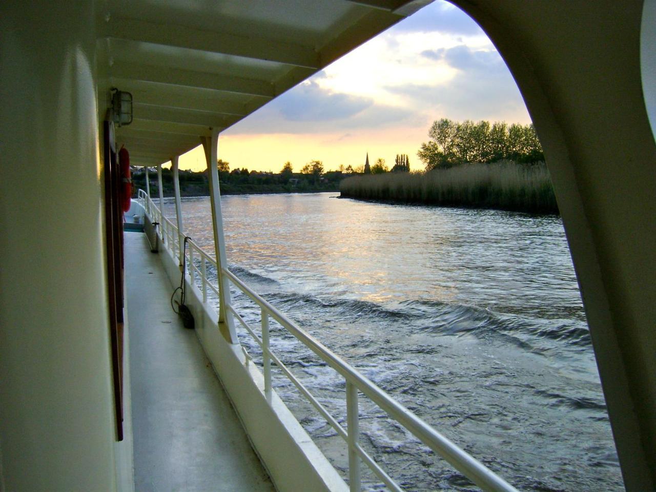 Hotelboat Quo Vadis Bed & Breakfast Groningen