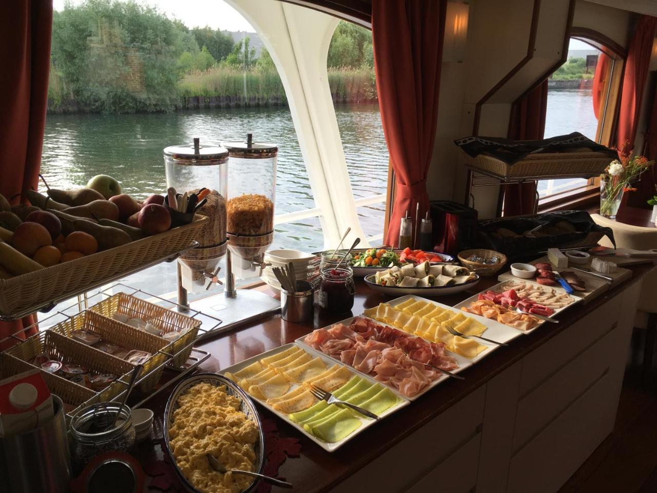 Bed & Breakfast Hotelboat Quo Vadis